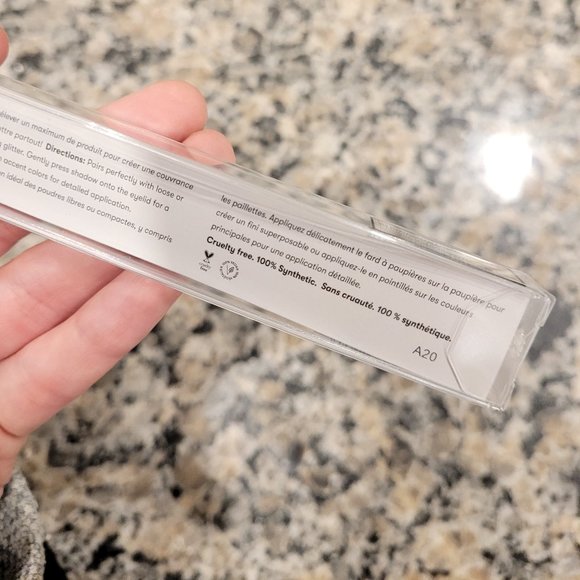 Quo Beauty Dual Fiber Eye Brush - Picture 4 of 6